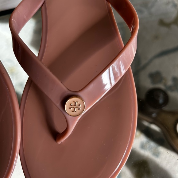 Tory Burch Women's flesh tan pink jelly Sandals size 7 - Picture 3 of 4